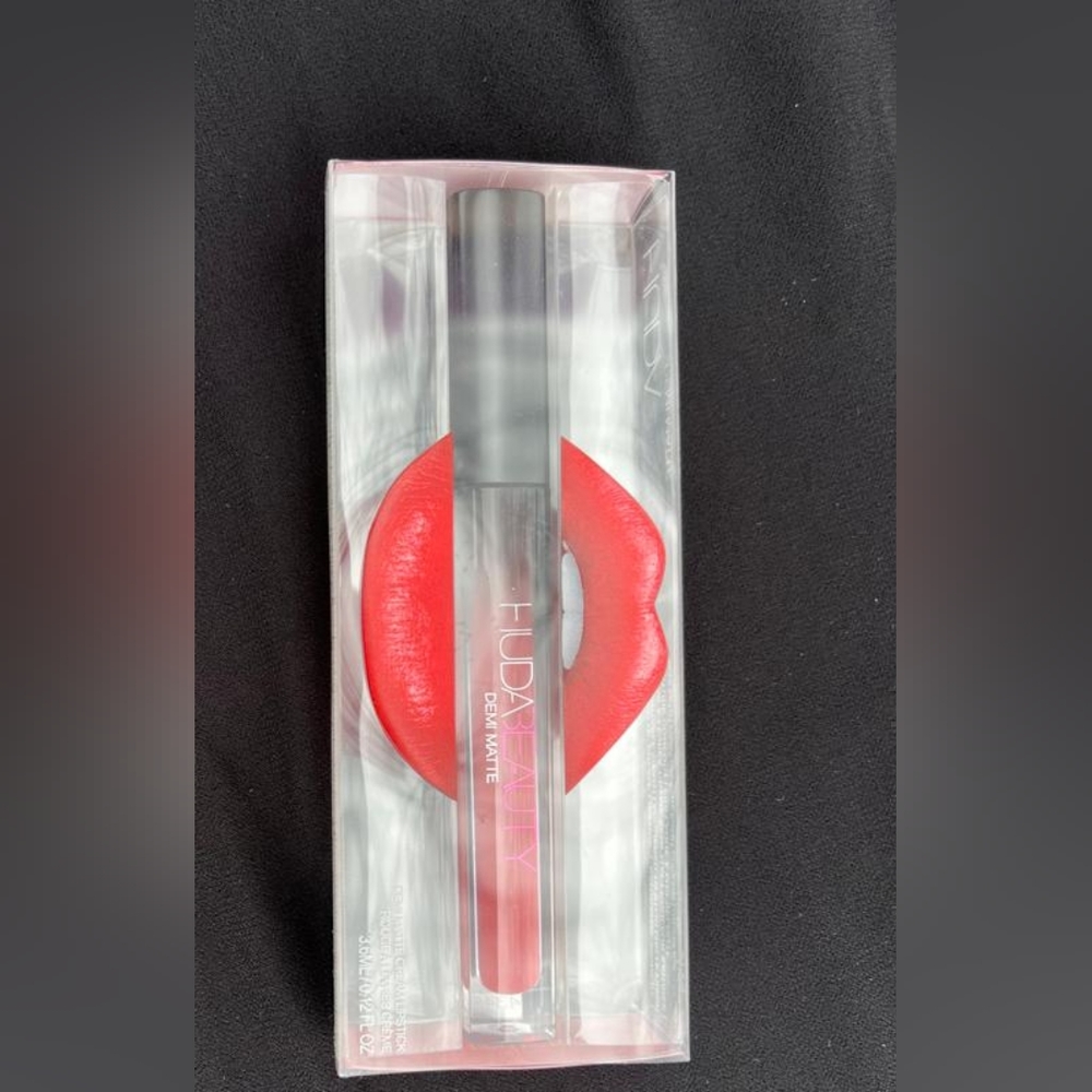 Huda beauty demi matte cream lipstick